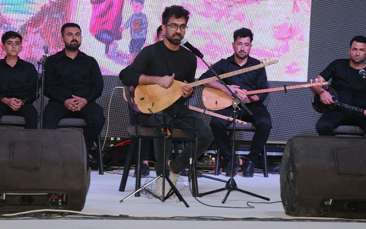 Peymangeha Muzîkê ya Mîrzo komek ava kir