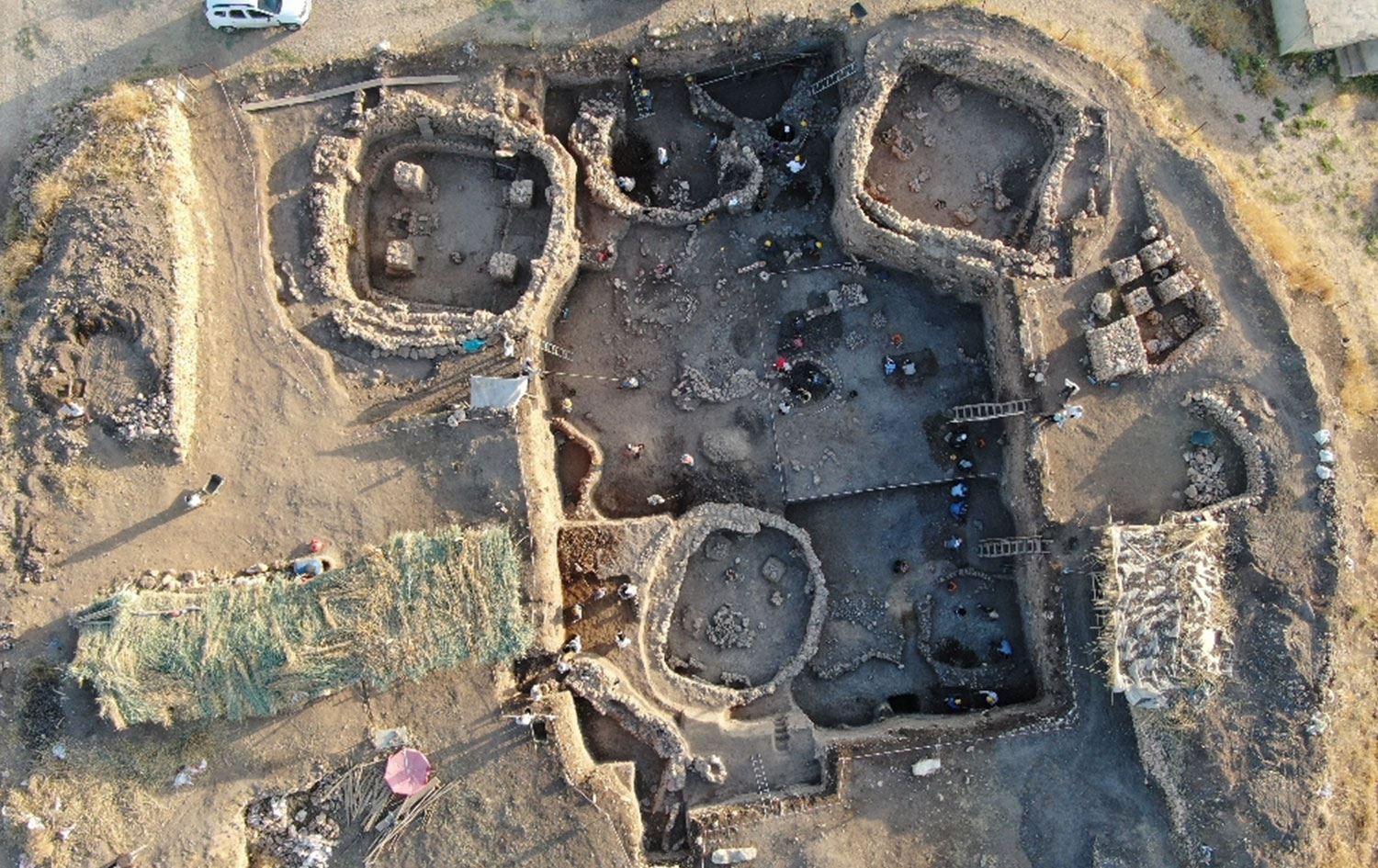 DİYARBAKIR - Gre Fılla Höyüğü'nde 2 bin tarihi eser çıkarıldı
