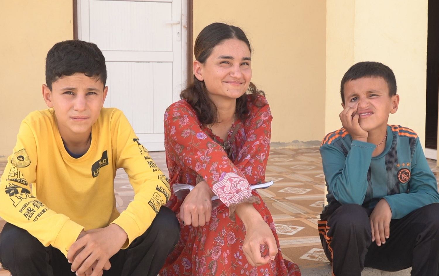 Sê zarokên rizgarbûyên ji destê DAIŞê bê xwedî mane