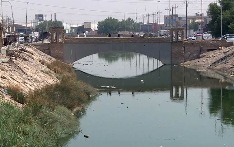 Irak'ın en zengin kentinde insanlar elektrik ve hizmet eksikliğinden şikayetçi