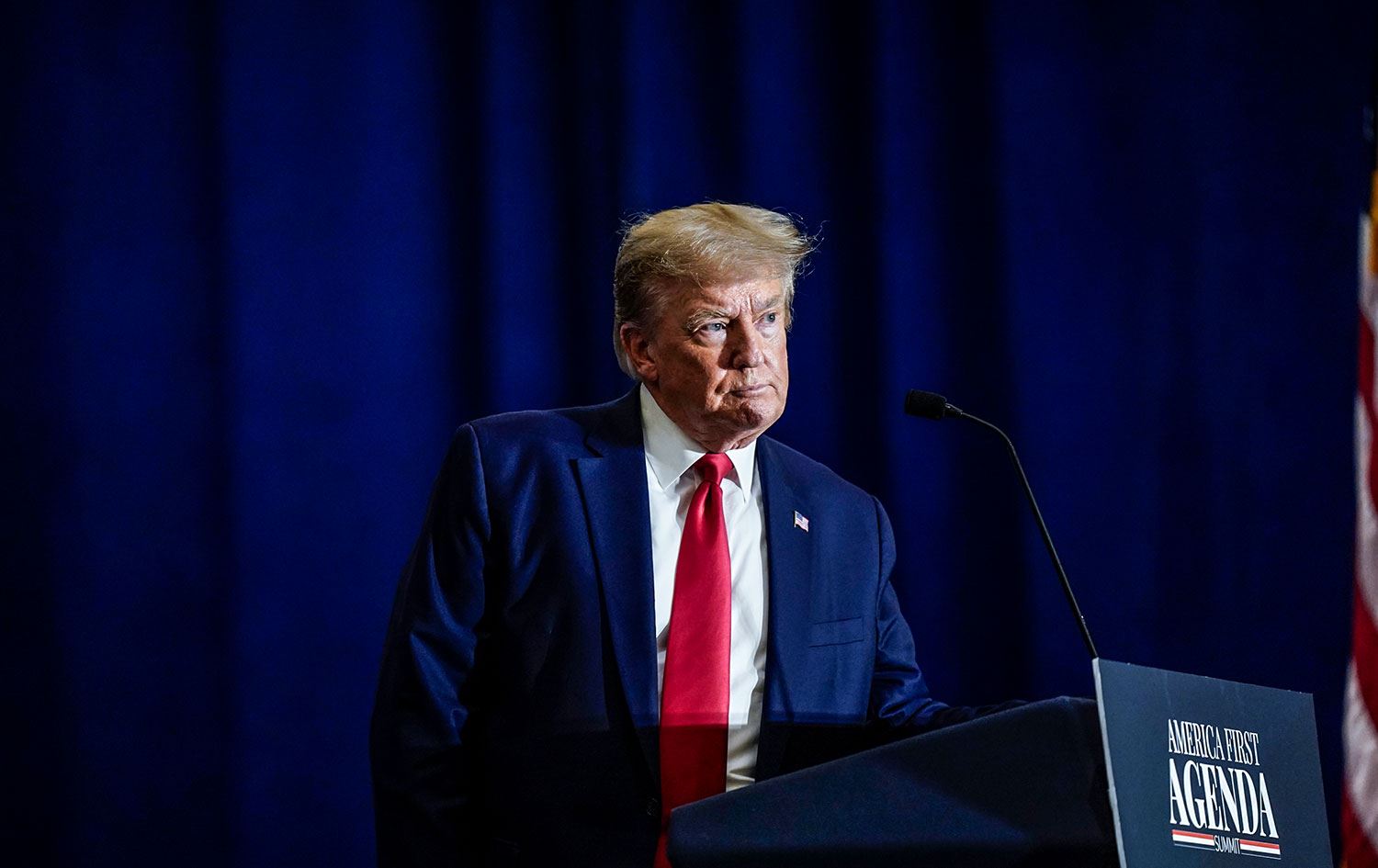 FBI, Trump'ın evine baskın düzenledi