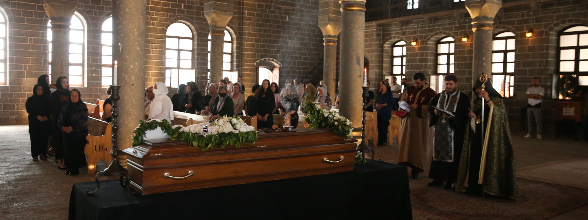 WÊNE - Piştî 60 salan li dêra dîrokî ya Amedê merasîm hat lidarxistin