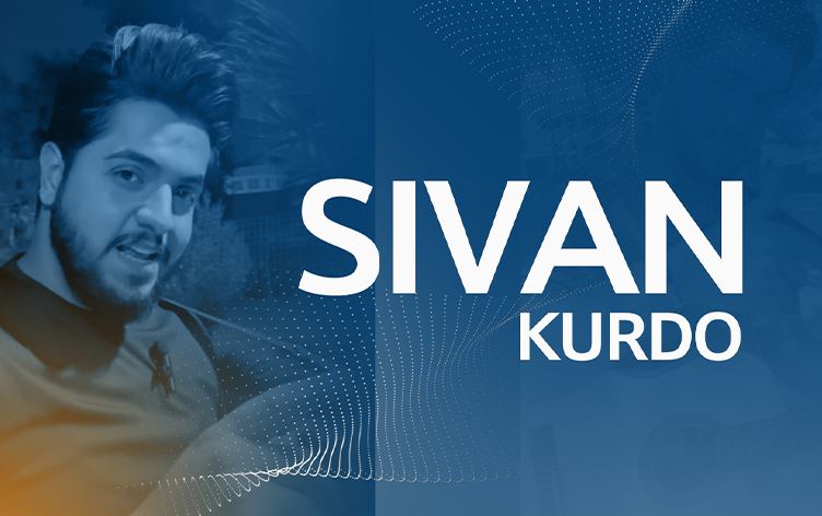 سیڤان کوردۆ لە شەقام و شوێنە گشتییەکاندا گۆرانی بۆ خەڵک دەڵێت