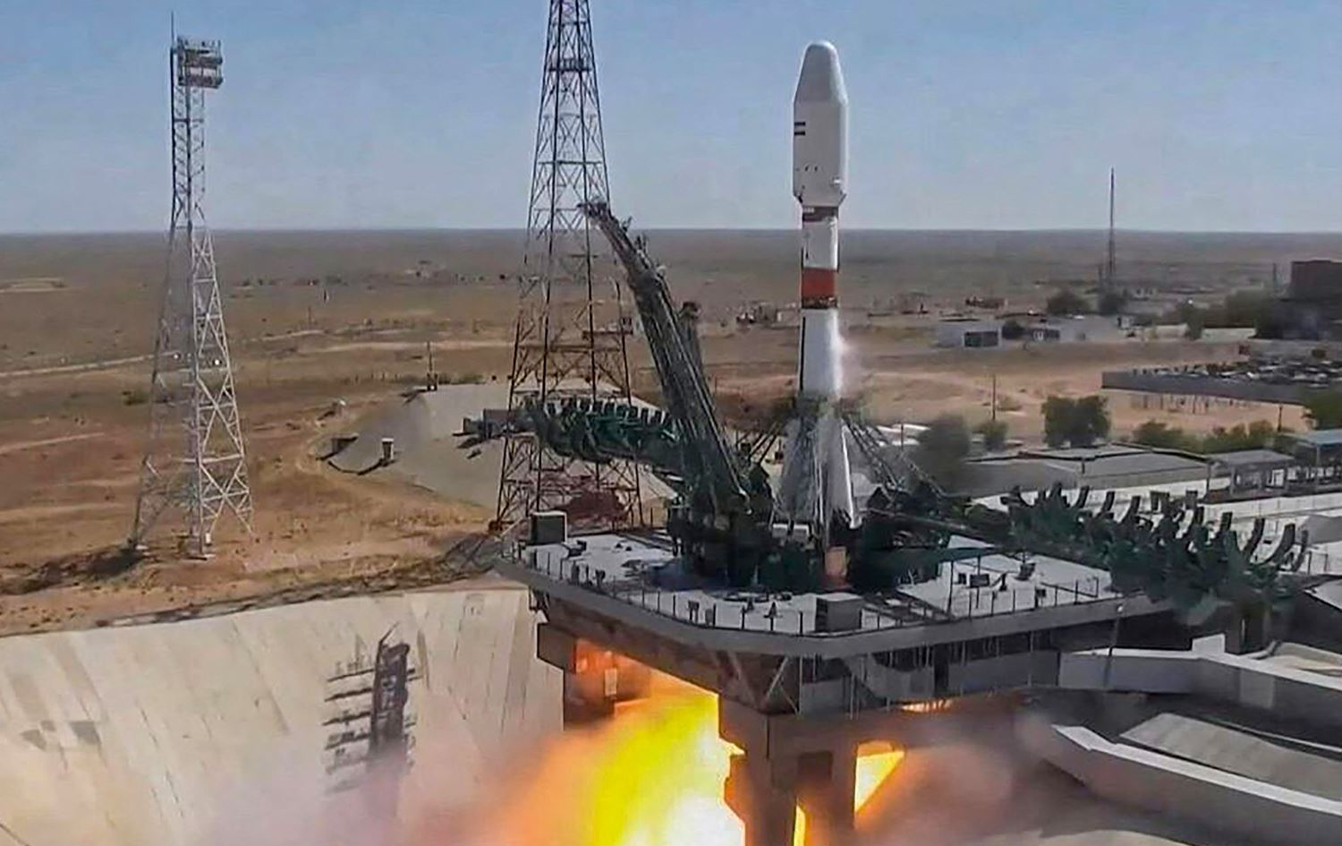 İran uzaya uydu fırlattı: Yalnızca sivil amaçlarla kullanılacak