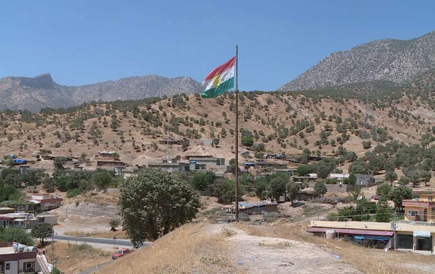 Gundên Çiyayê Metîna bi berdewamî tên bombebarankirin