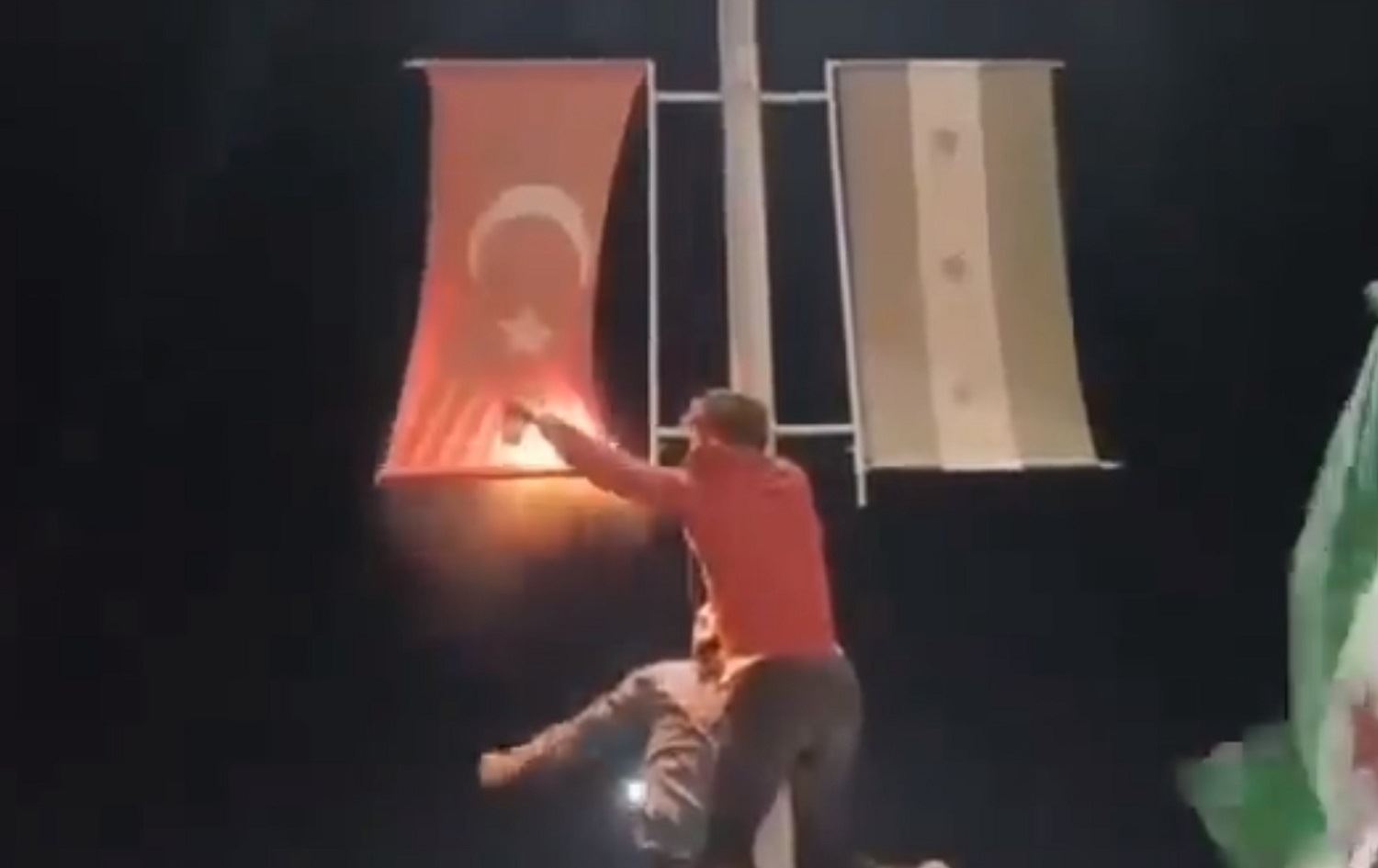 Opozisyona Sûriyê li ser şewitandina alaya Tirkiyê daxuyanî da