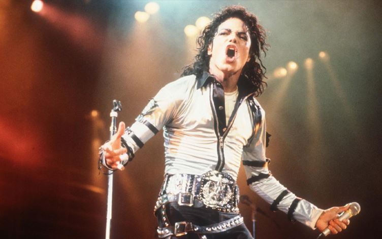 ئۆپێرای دوبەی رێز لە مایکڵ جاکسن دەنێت