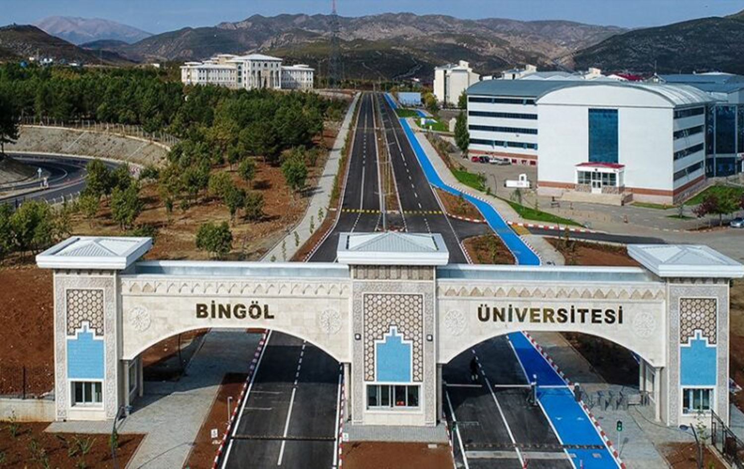 لە چوار زانکۆی باکووری کوردستان کورسییەکانی زمان و ئەدەبی کوردی پڕبوون