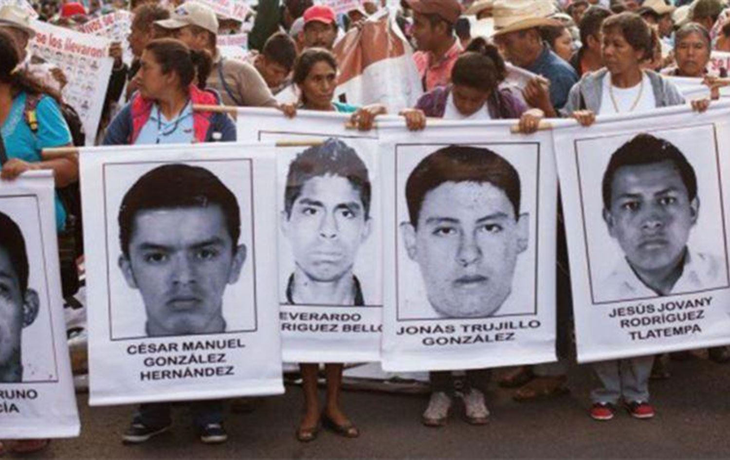 43 öğrencinin kaybolmasını soruşturan eski başsavcı tutuklandı