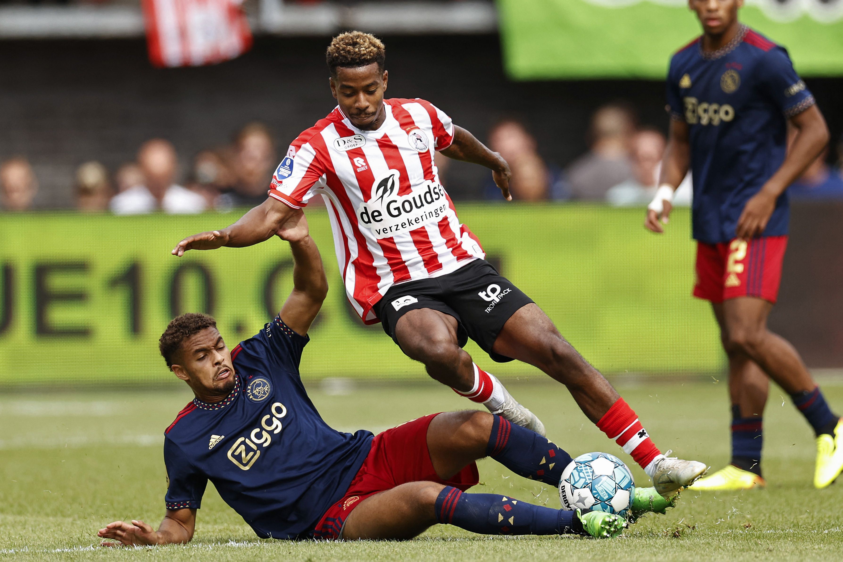 ڤیدیۆ؛ ئایاکس سێیەم بردنەوەی لەسەریەکی تۆمارکرد