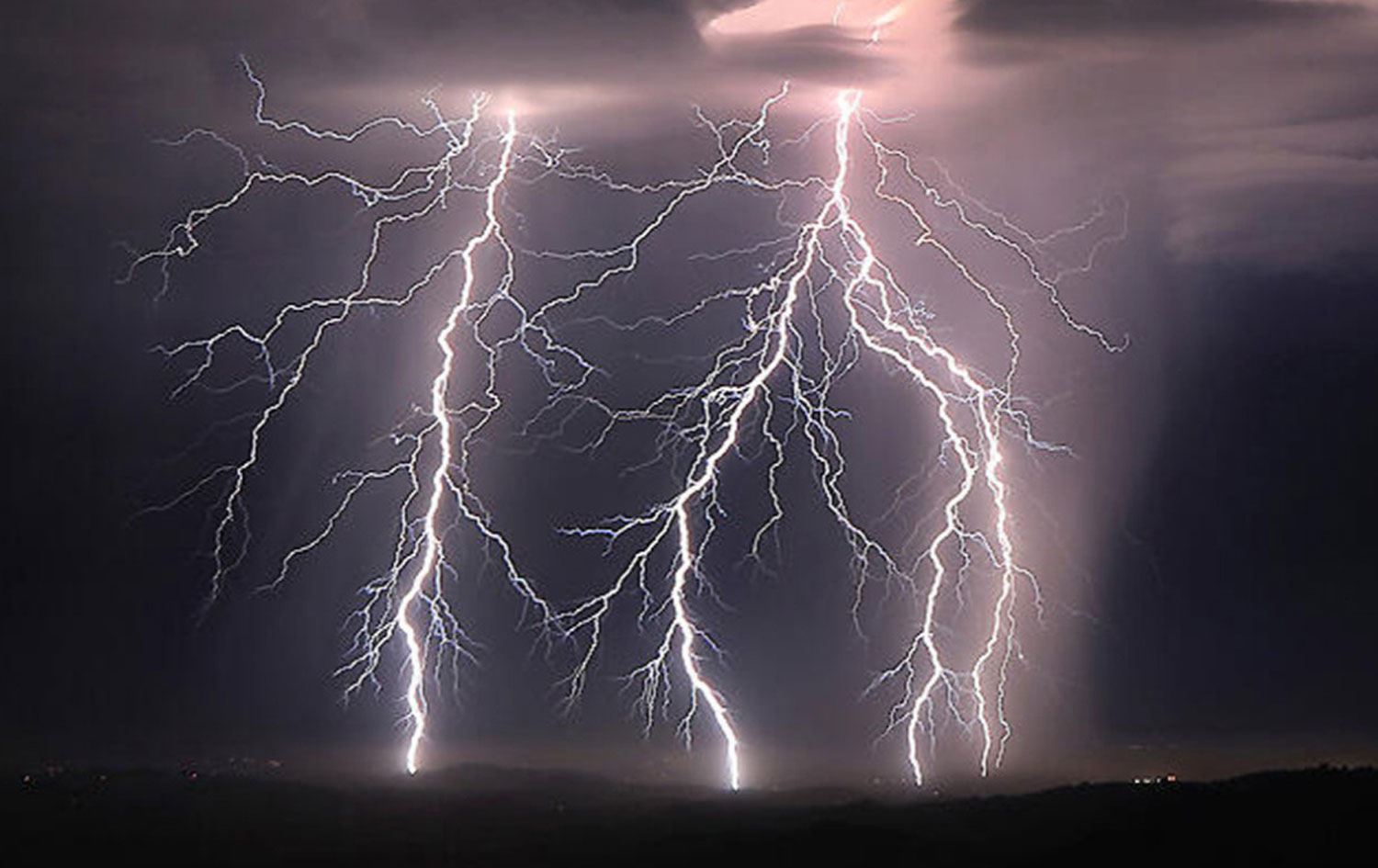 DİYARBAKIR-  Yıldırım isabet eden çoban hayatını kaybetti