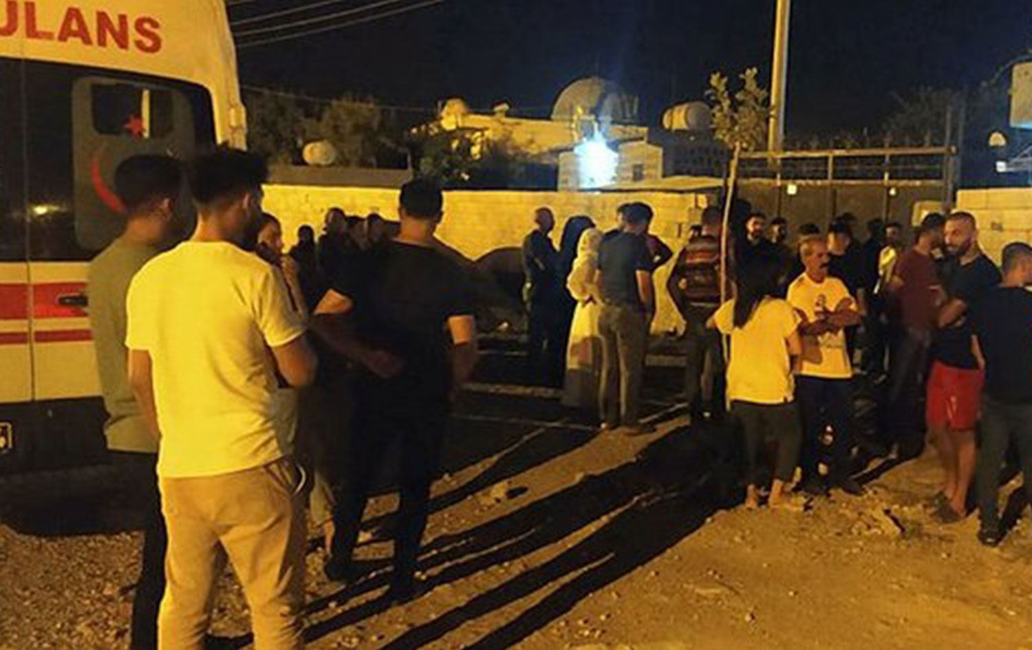 Li Şirnexê kesekî hevjîn û 3 keçên xwe kuştin