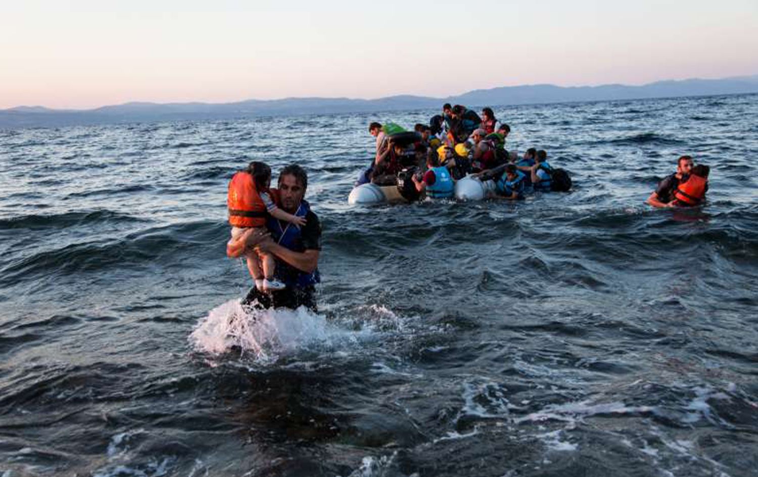 Yunan: Di meha Tebaxê de 25 hezar koçberan hewl dan derbasî welatê me bibin