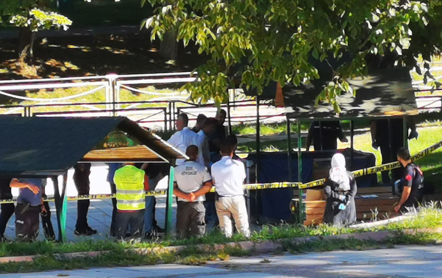 Li Dîlokê çawîşekî pispor li parkê mirî hat dîtin