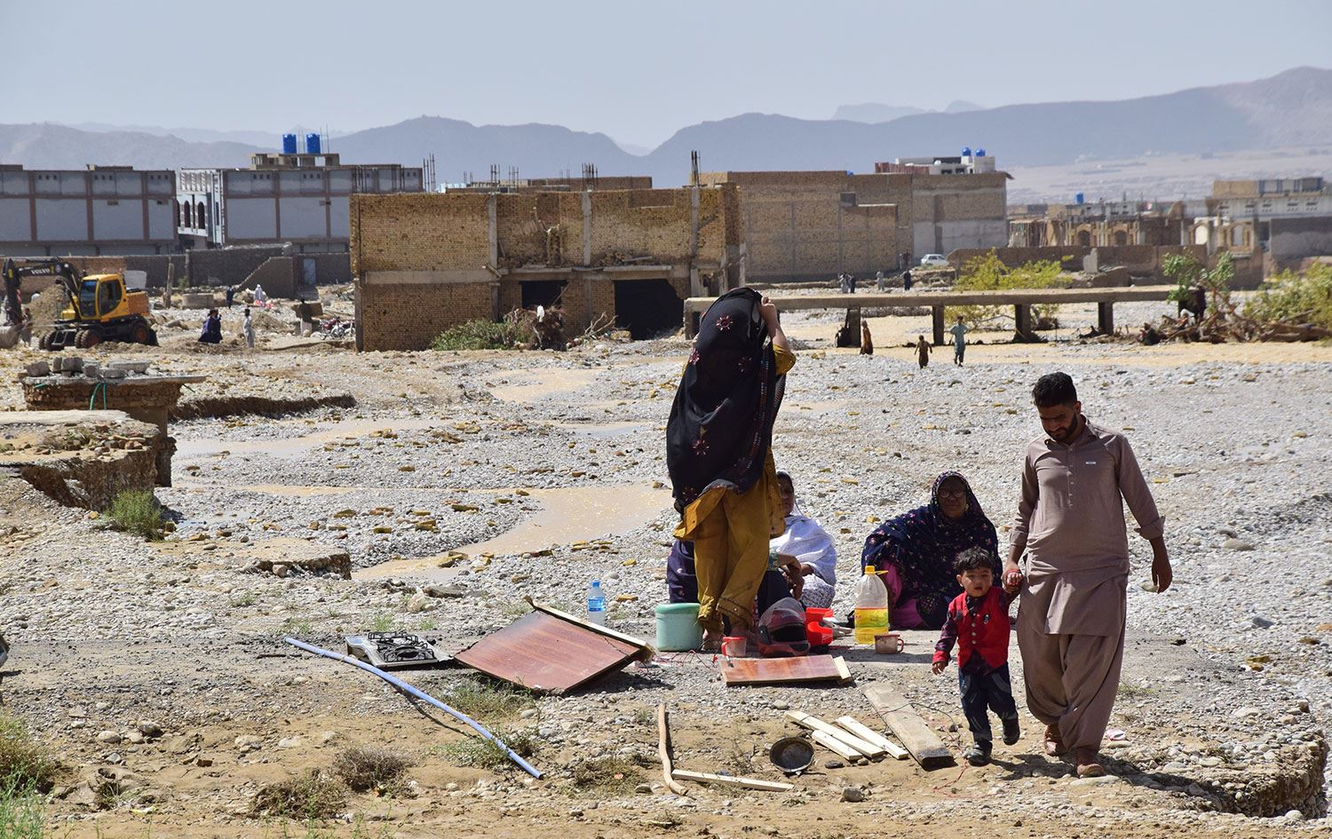 Pakistan’da muson yağmurları 1033 can aldı