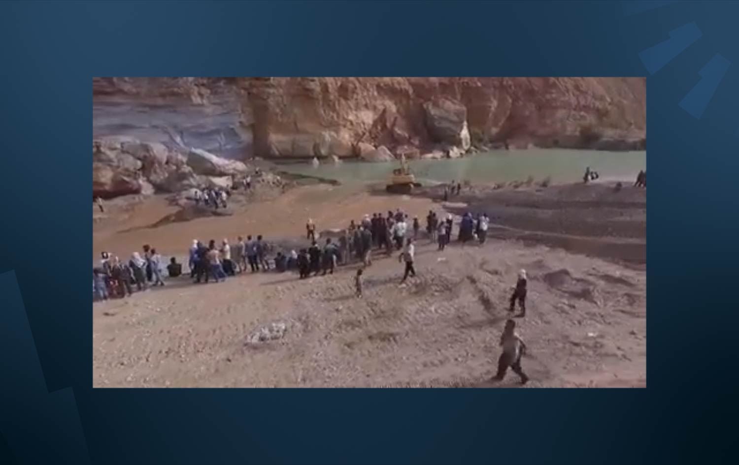 لە ئیلام هەفتەیەکە هاونیشتمانییەک بەهۆی رووخانی شاخێکەوە بێسەروشوێنە