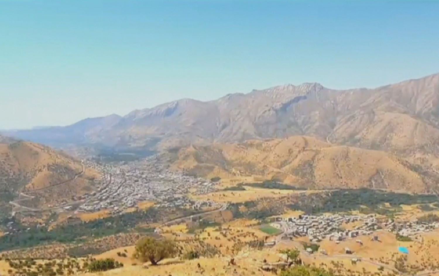 باخەکانی هەورامان لە بێئاویدا زەرد هەڵگەڕاون و خەریکە وشکدەبن