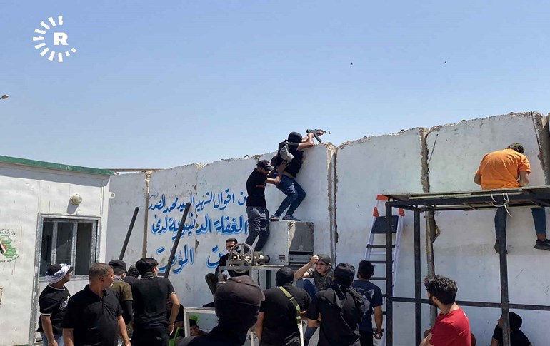Clashes between rival Iraqi forces in Baghdad's Green Zone on August 30, 2022. Photo: Mustafa Goran/Rudaw