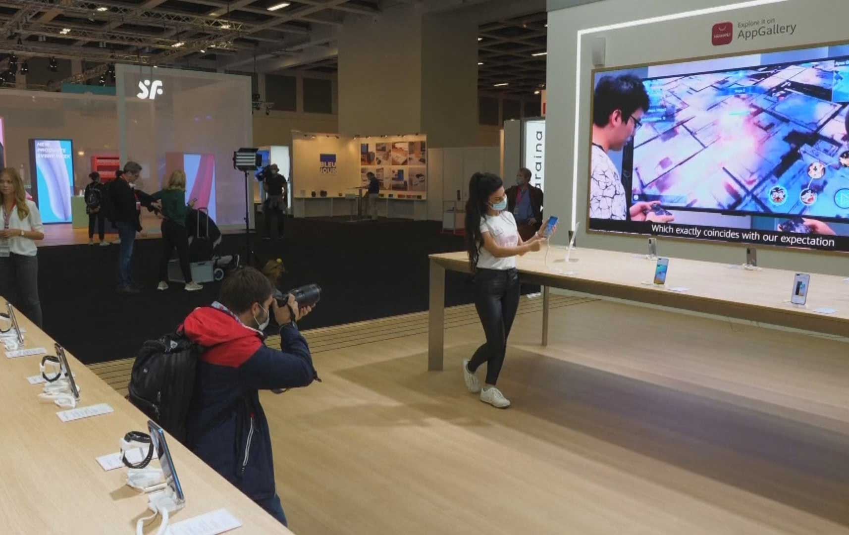 پێشانگەی کەرەستەی کارەبای لە بەرلین؛ سامسۆنگ، ئەمازۆن و گووگڵ رکابەری لە بواری خانووی زیرەکدا دەکەن