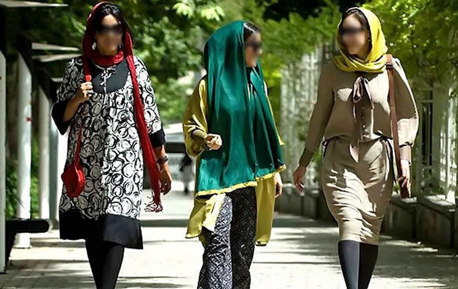 ئێران بە کامێرای چاودێری ئەو ژنانە سزا دەدات کە باڵاپۆش نین