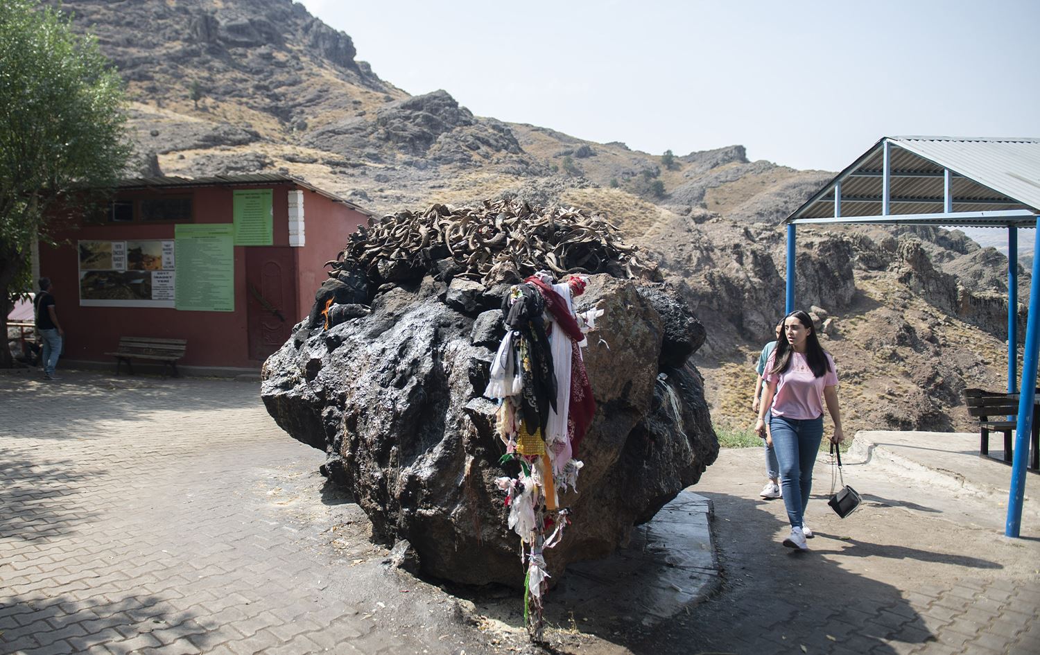 Li Dêrsimê geştiyar serdana Ziyareta Duzgun Baba dikin