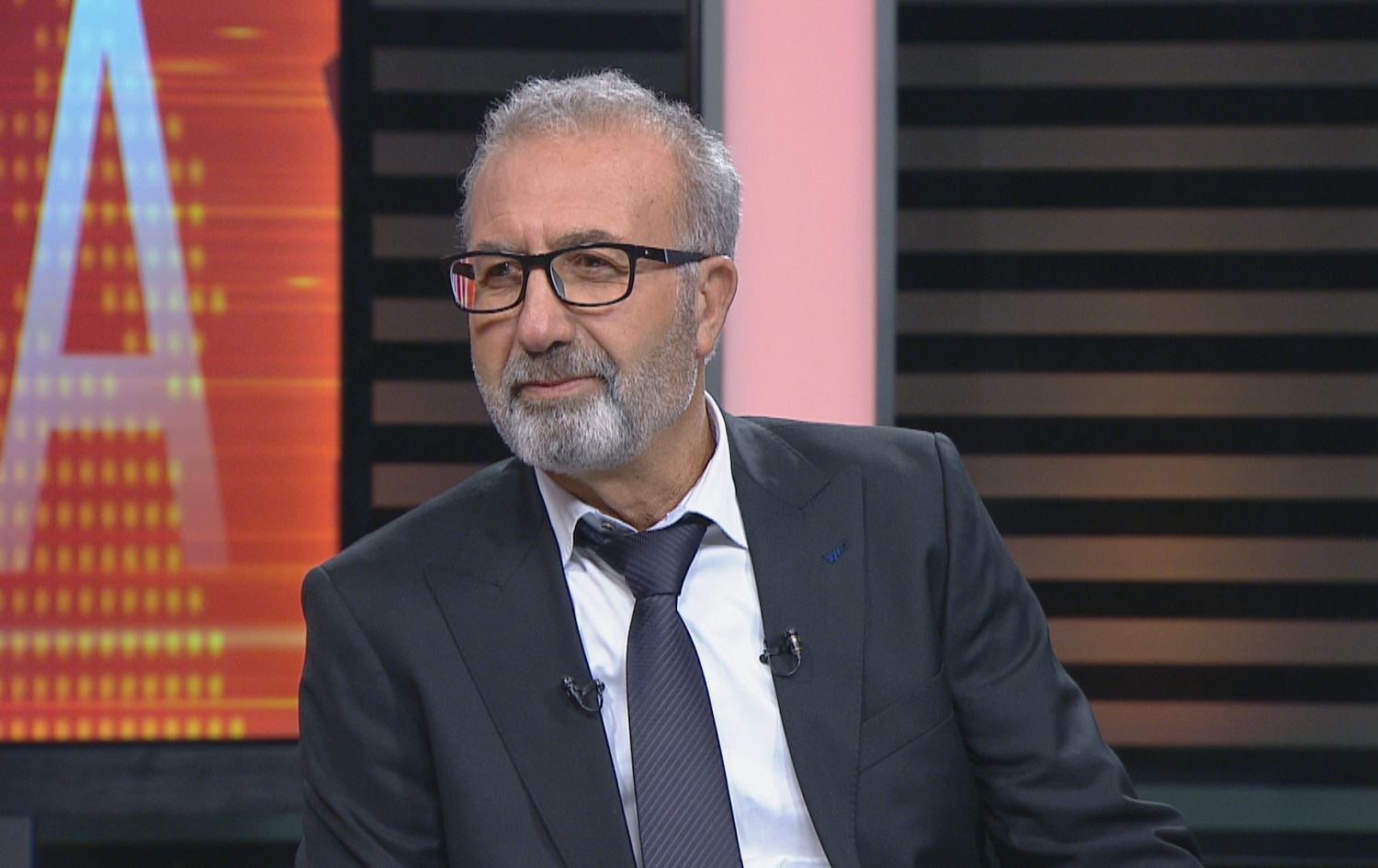 Bêwar Dêrşewî: Divê Kurd şanaziyê bi zimanê xwe bike