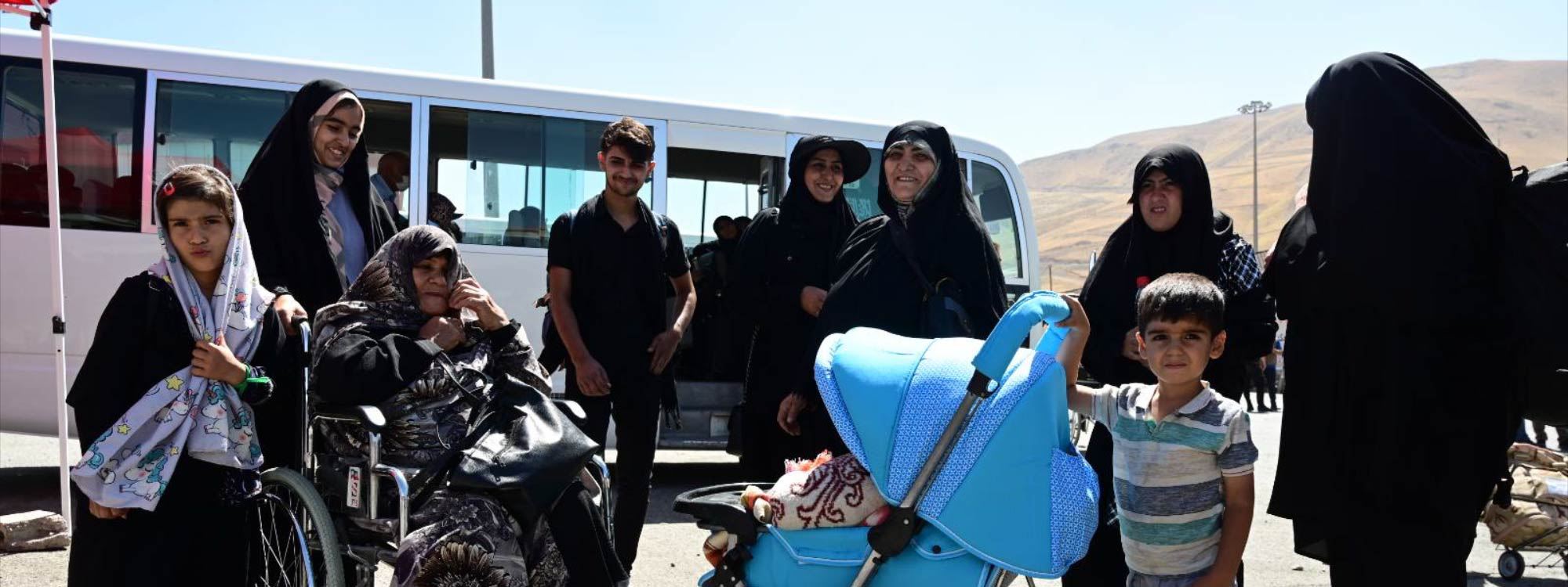 بەشێک لە زیارەتکاران لە دەروازەی حاجی ئۆمەرانەوە چوونە نەجەف و کەربەلا