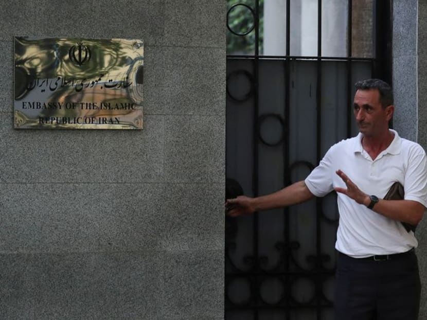 دیپلۆماتەکانی ئێران دوای بڕیاری دەرکردنیان، ئەلبانیا جێدێڵن