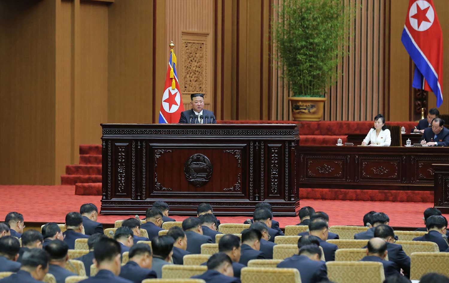 کیم جۆنگ ئون: هەرگیز دەستبەرداری چەکی ئەتۆم نابین