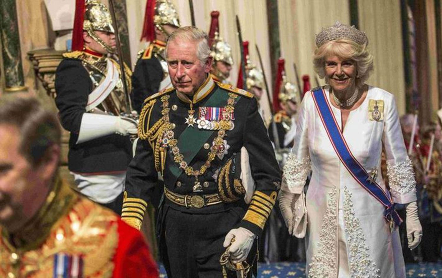 İngiltere Kralı 3. Charles ulusa seslendi