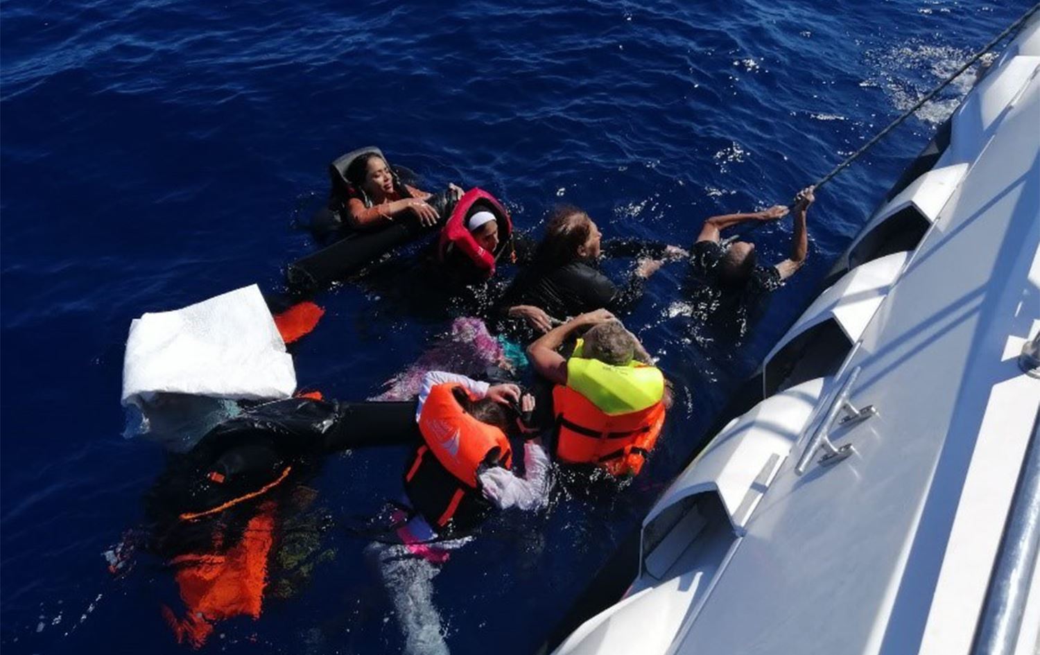 Mugla: Termên 5 jê zarok 6 koçberan ji deryayê hatin derxistin