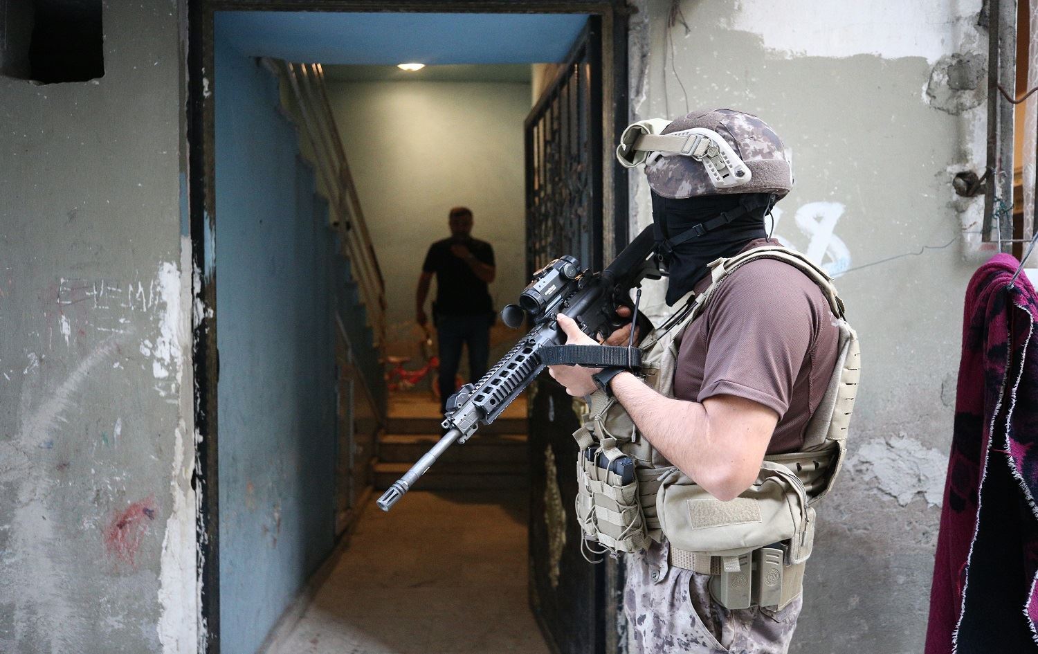 Mersin Büyükşehir Belediyesi çalışanlarına ‘PKK’ operasyonu