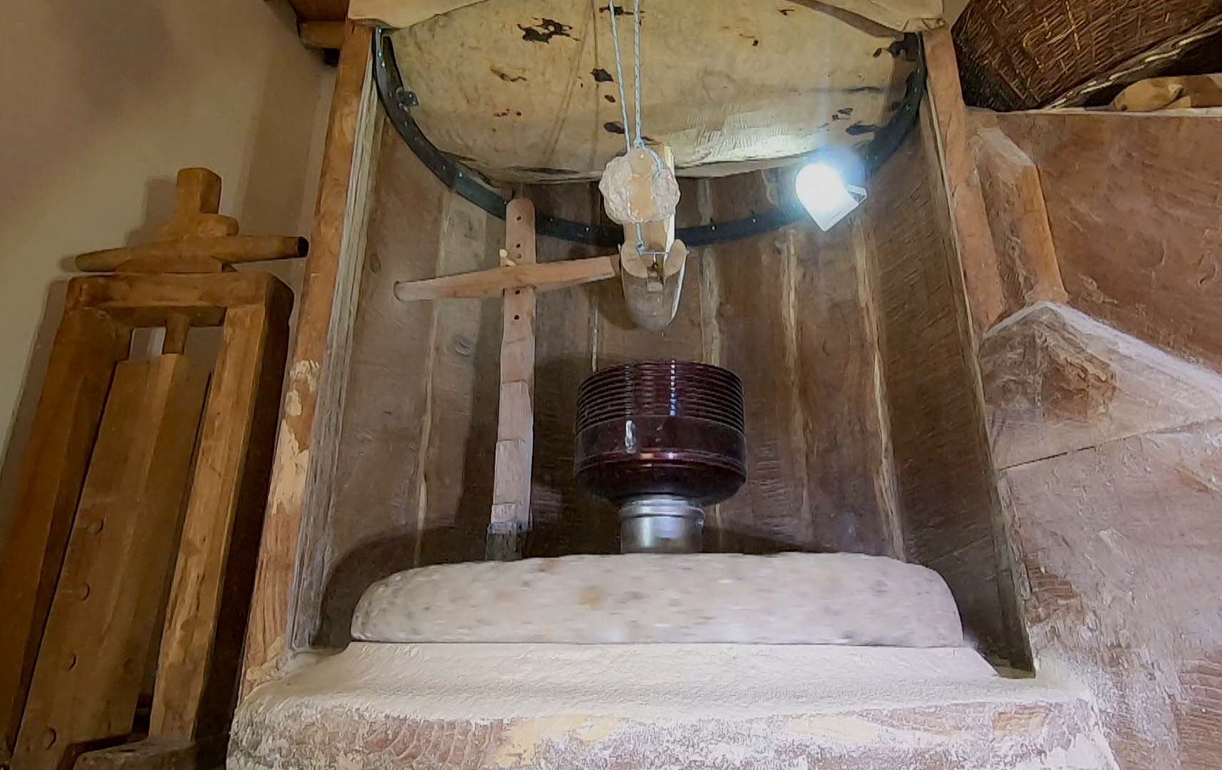 دوای چەندین ساڵ لە لەکارکەوتنی، ئاشێکی ئاو لە هەورامان بەکاردەخرێتەوە