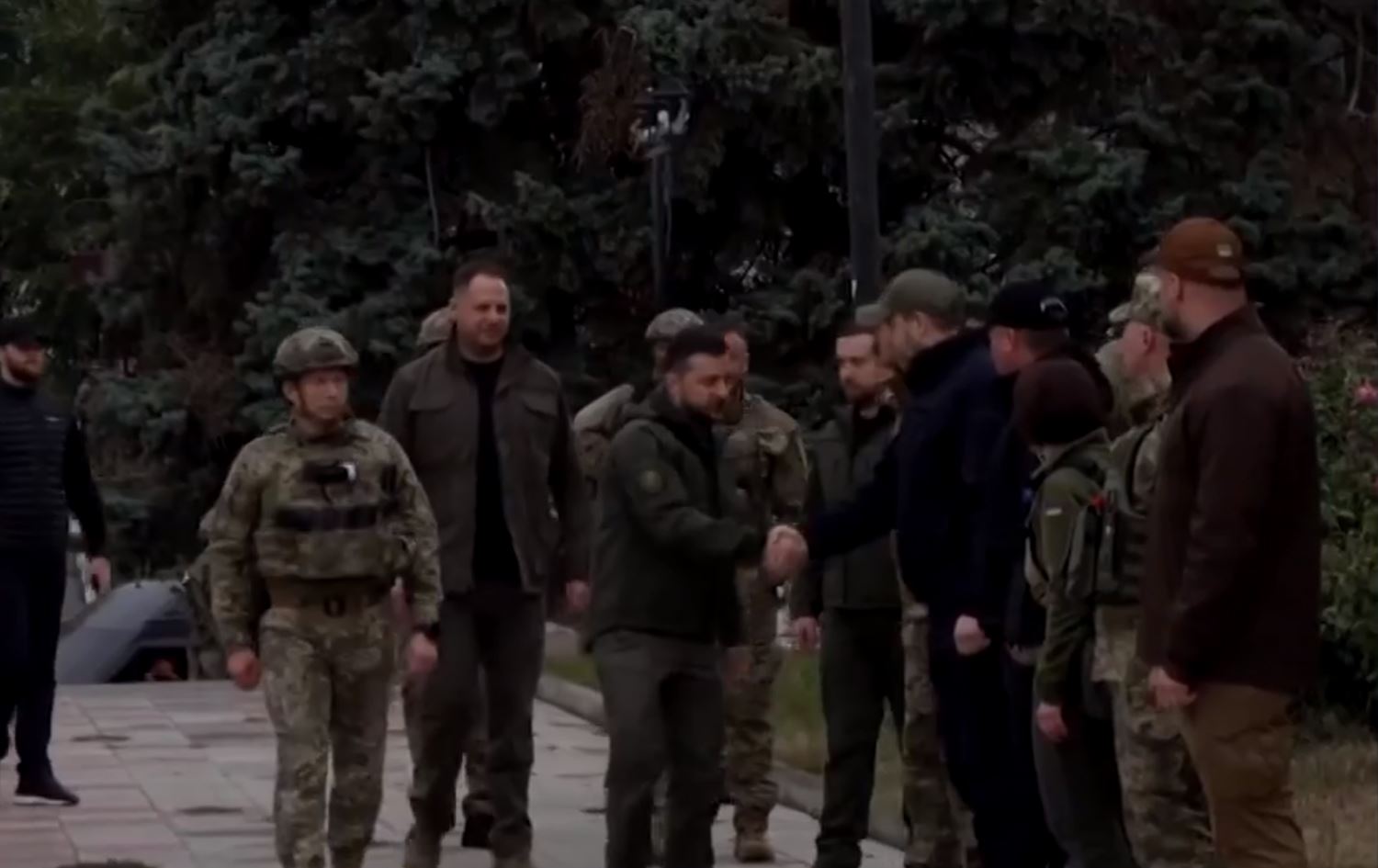 Serokê Ukraynayê Volodymyr Zelensky çû Izyumê