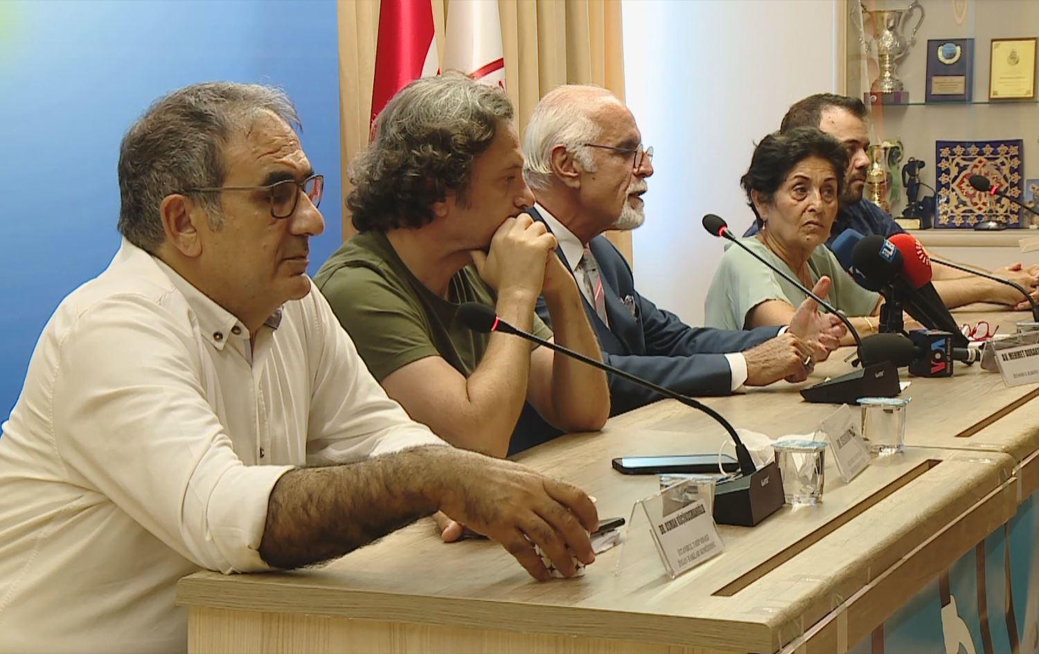 Baroya Stenbolê û Jûra Pizîşkan ya Stenbolê ji bo girtiyên nexweş bang li hikûmetê kirin