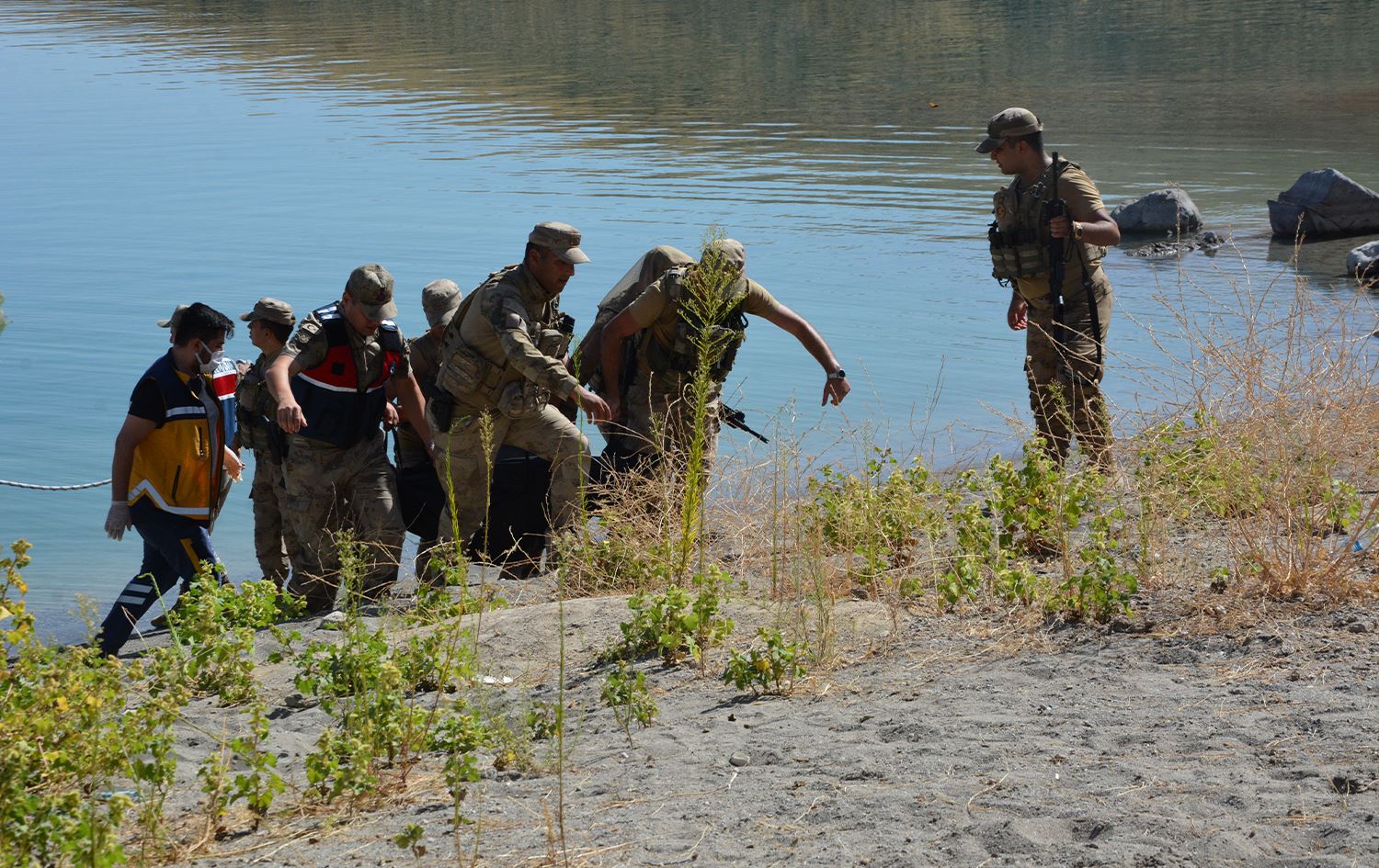 Li Rihayê rêveberekî dibistanê di çemê Firatê de xeniqî