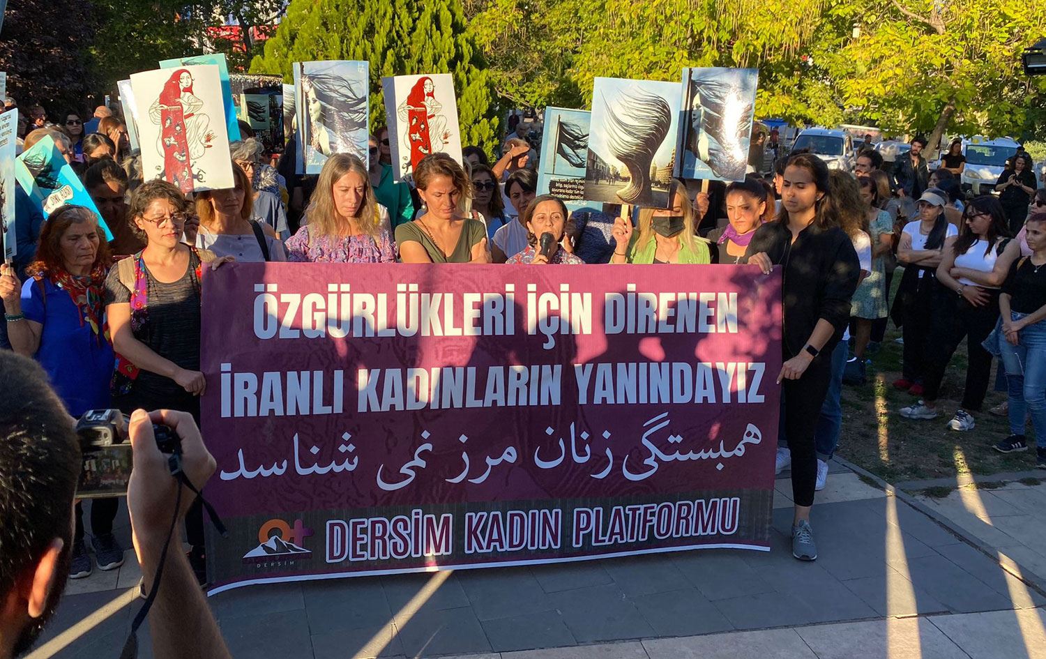 Dersimli kadınlar Jina Emini için saçlarını kesti!