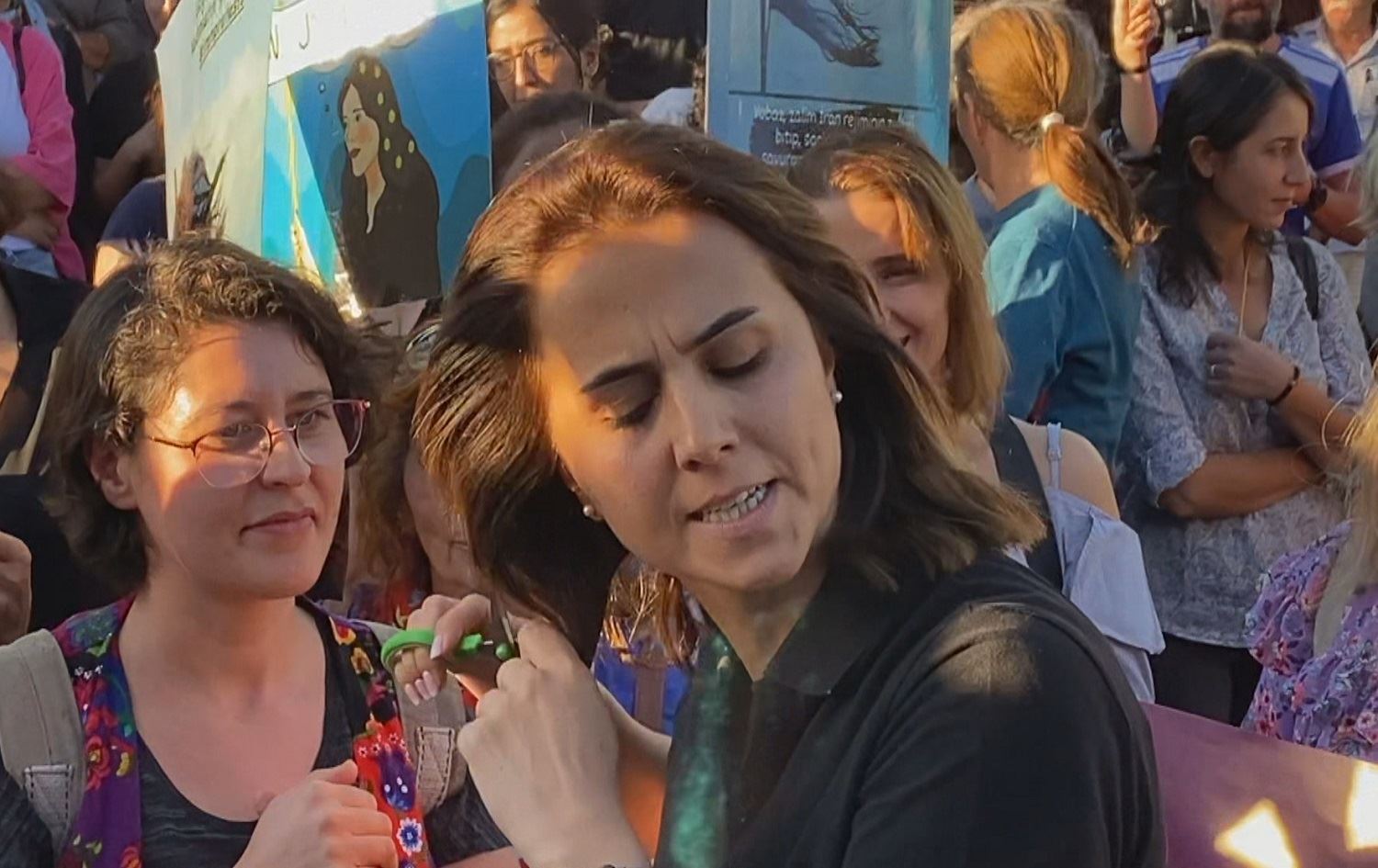 Jinên Dêrsimî ji bo Jîna Emînî pora xwe birîn