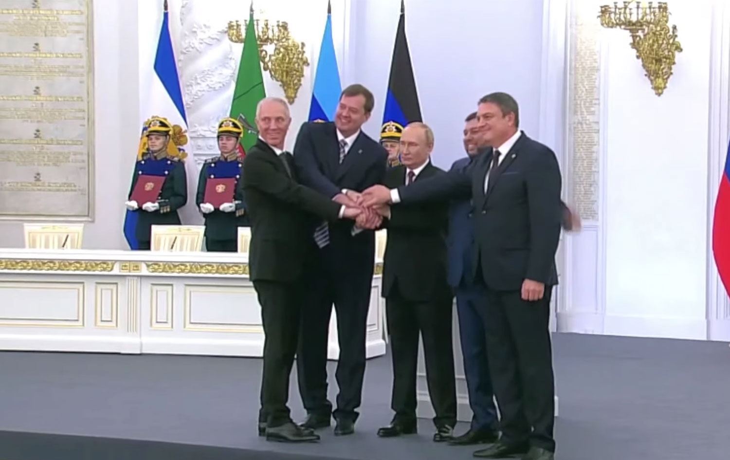 Pûtîn peymana ku 4 herêmên Ukraynayê bi Rûsyayê ve girê dide îmze kir