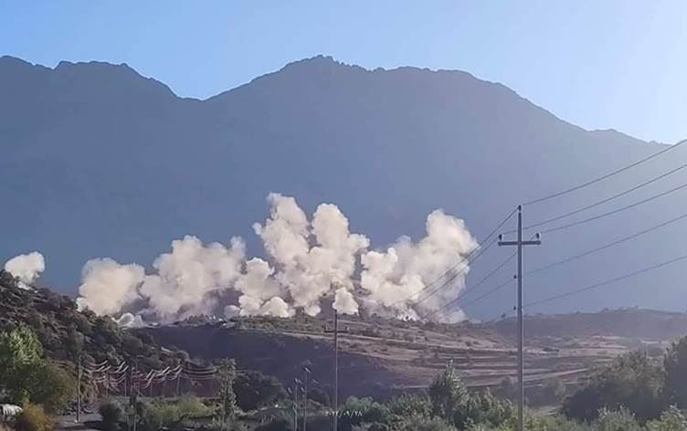 Îran navçeyên sînorî yên Herêma Kurdistanê bi tundî topbaran dike