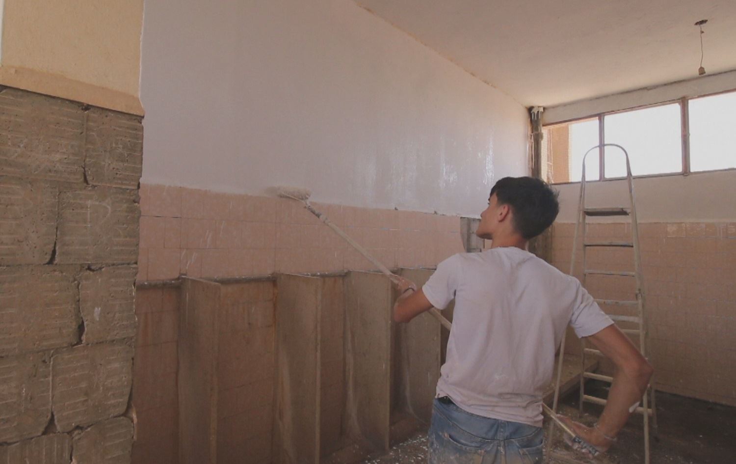 Li Rojavayê Kurdistanê rêxistineke xêrxwaz dibistanan nûjen dike