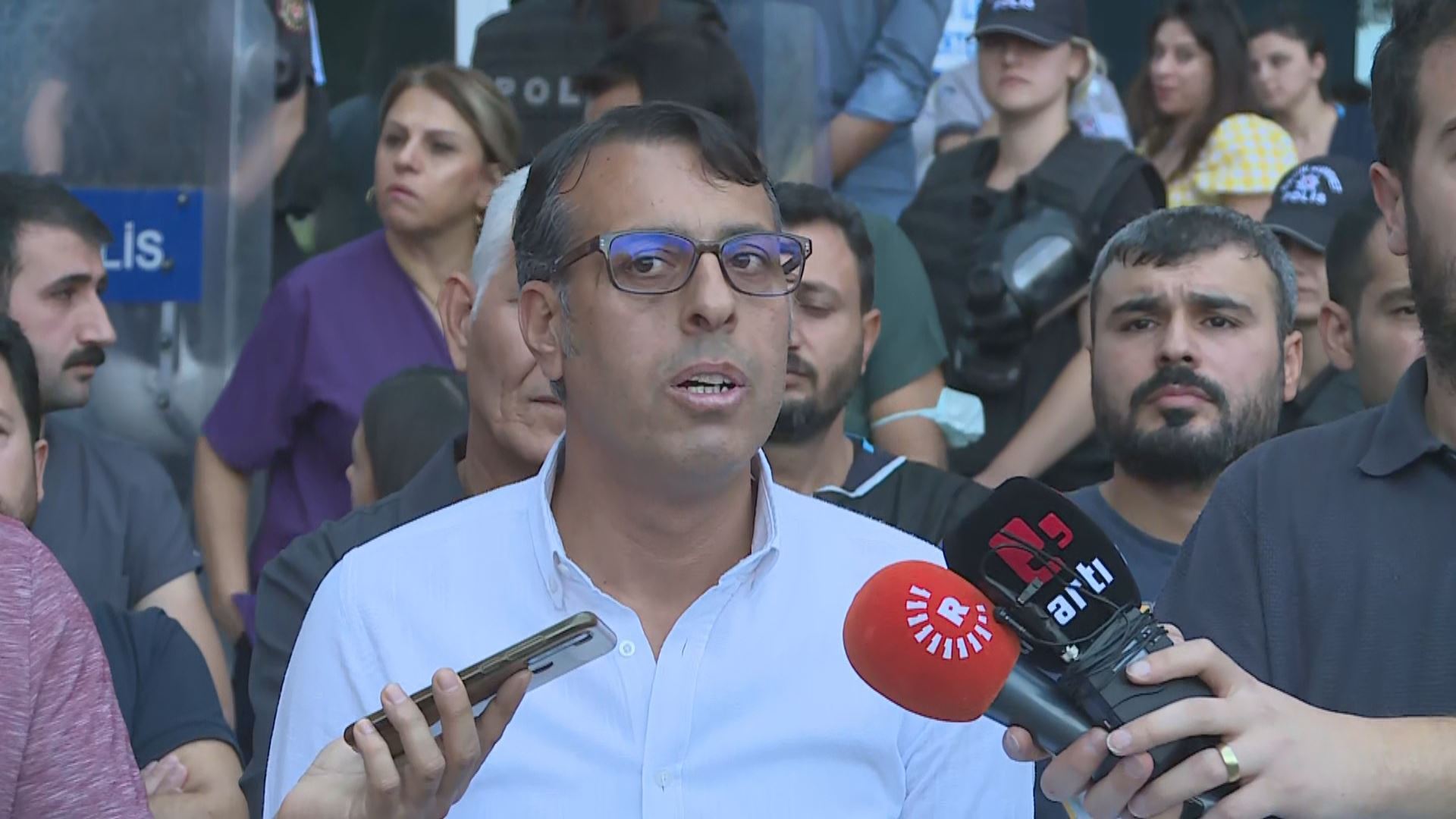 Li Amedê teqe li karmendên nexweşxaneyekê hat kirin