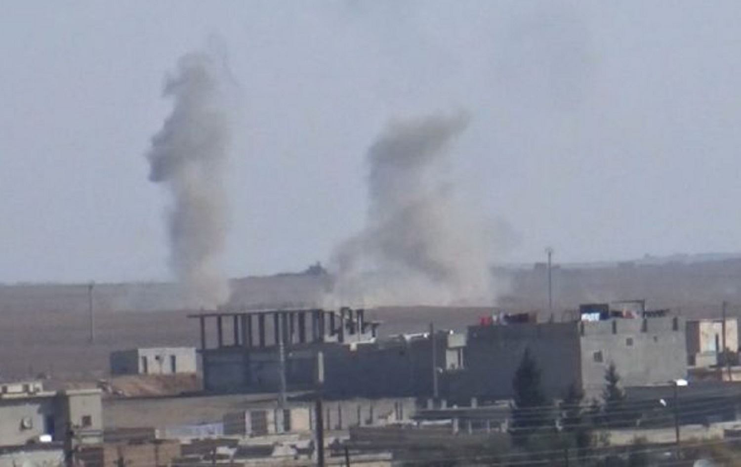 Hêzên Tirkiyê gundewarên Kobanî, Eyn Îsa û Til Temir topbaran kirin