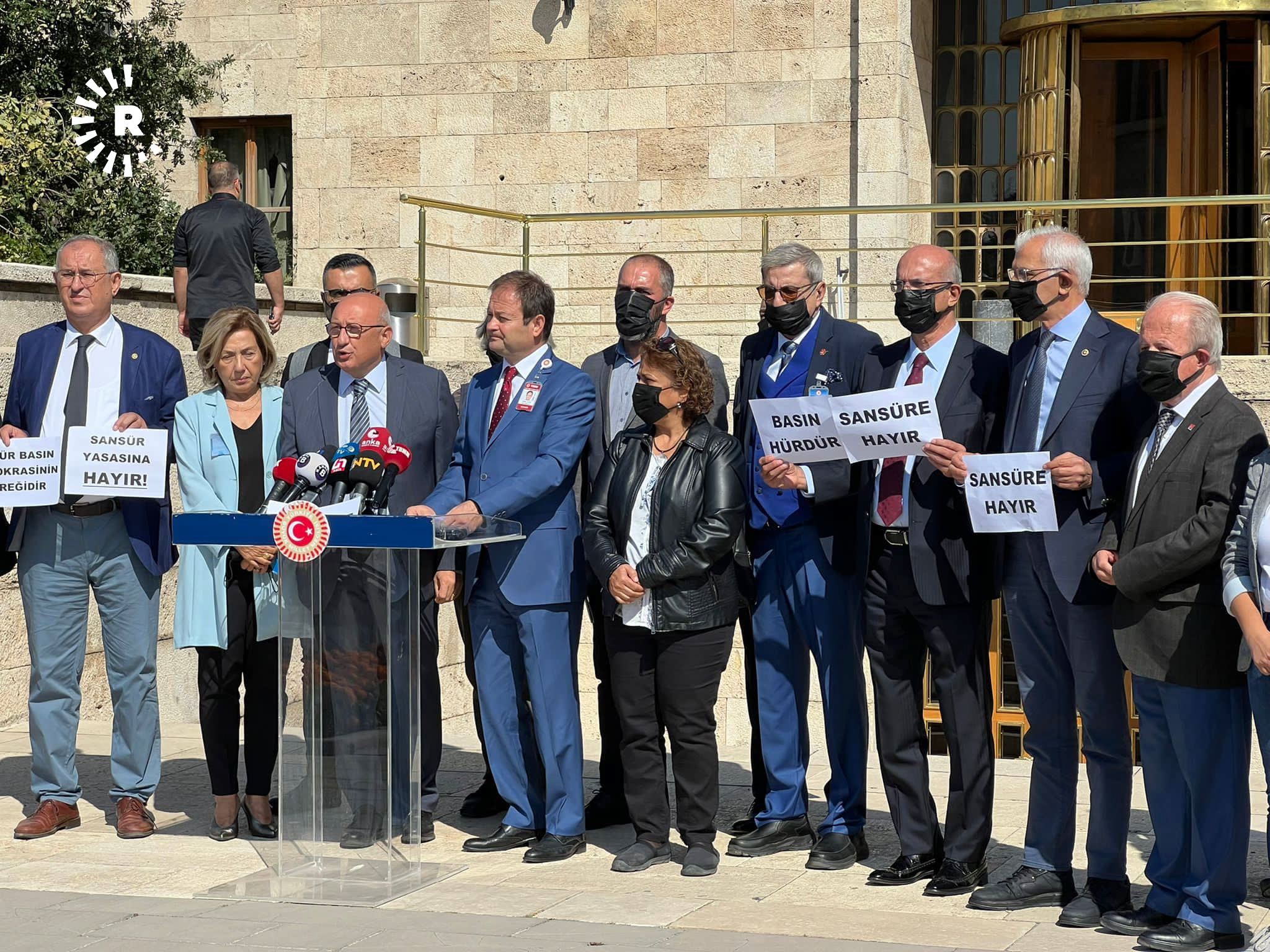 Basın örgütlerinden sosyal medya yasasına protesto