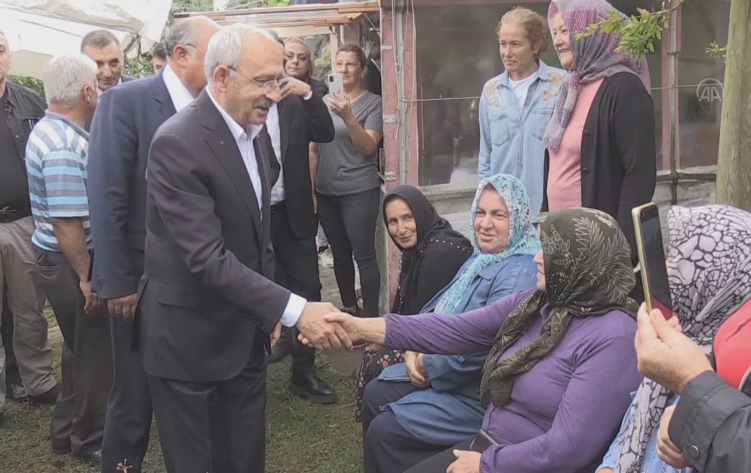 Kiliçdaroglu: Em dê cil û bergên jinan ji rojeva siyasî derxînin