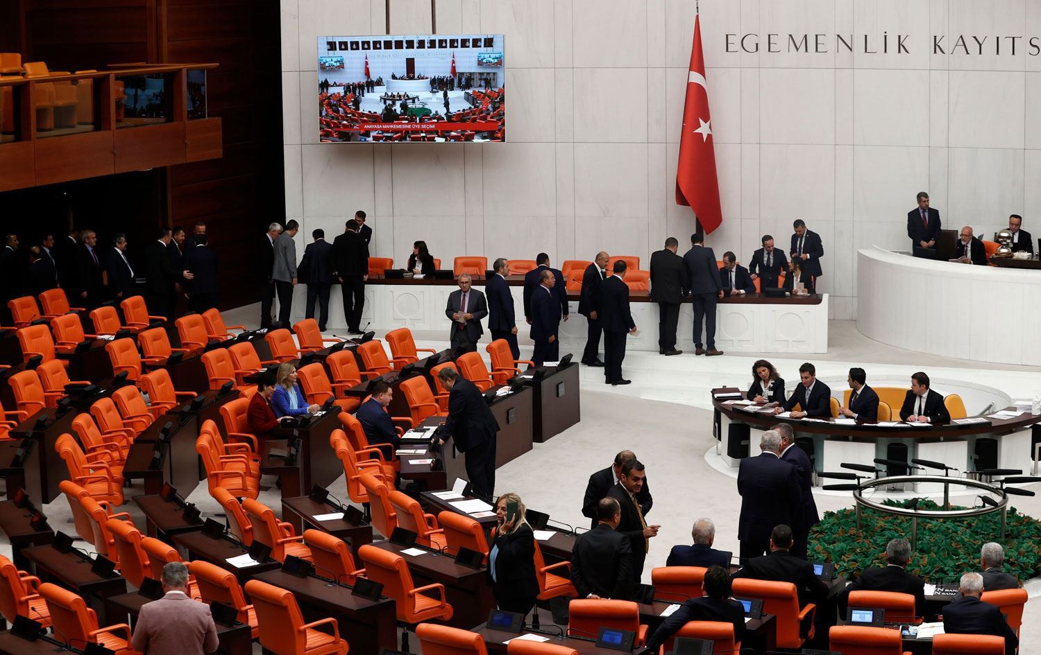 14 xalên projeyasaya medyaya civakî hatin pesendkirin