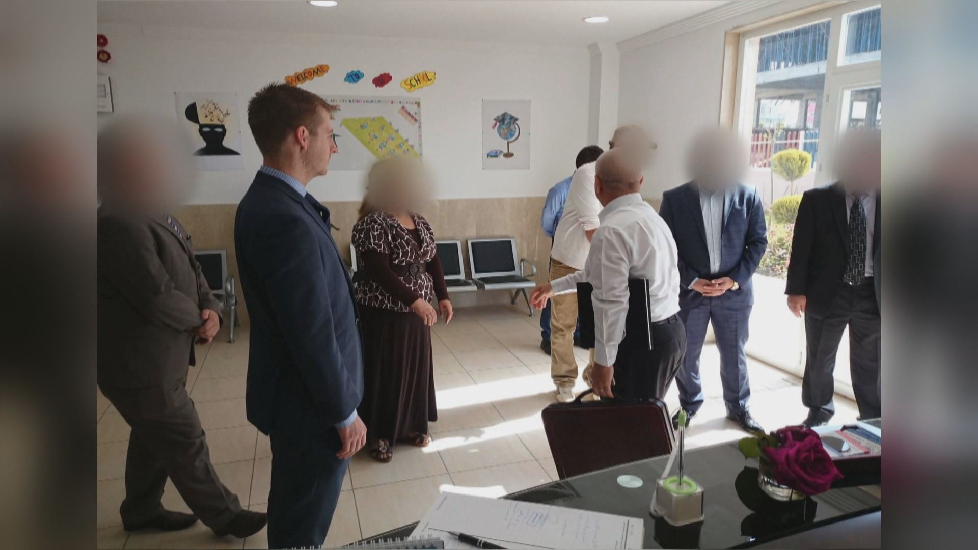 Duhok: Mamosteyekî Brîtanî destdirêjî li 131 xortan kiriye