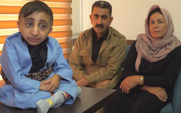 Rojhılatlı Efşîn Kadrizade "dünyanın en kısa insanı" unvanına talip oldu