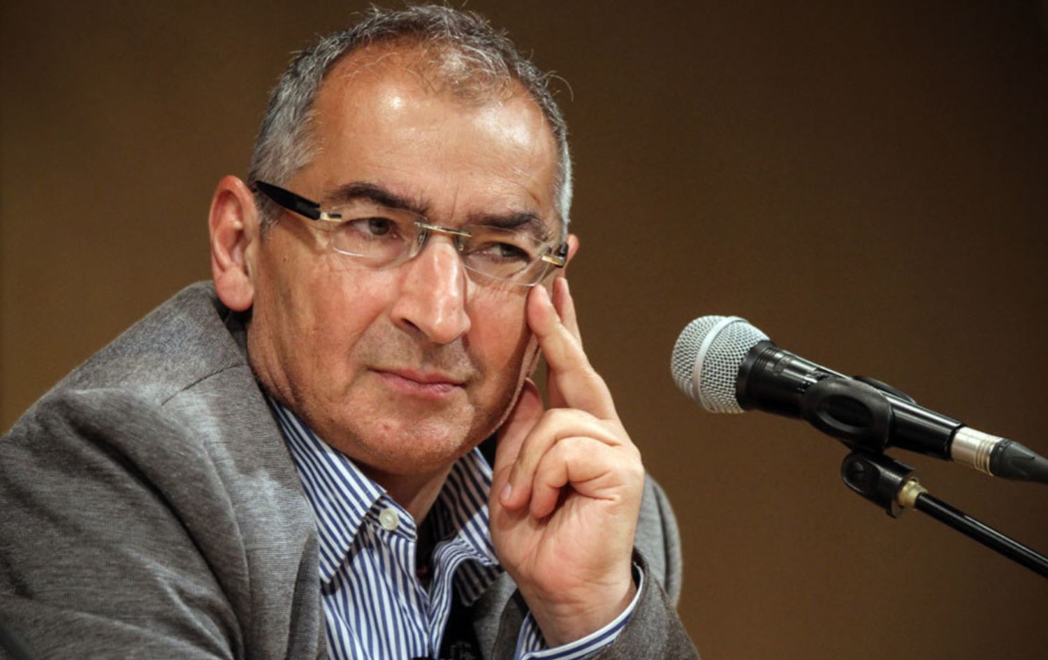 د. سادق زیباکەلام: پارێزەری ژینا ئەمینی راستگۆتر و متمانەپێکراوترە لە داد پزیشکی ئێران