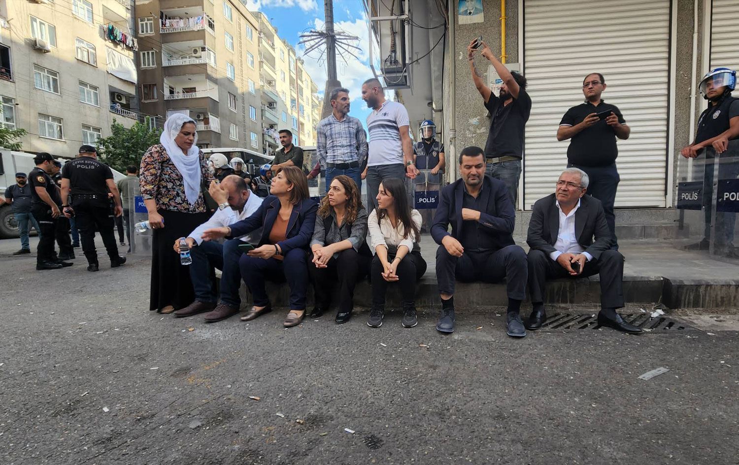 Diyarbakır’da ‘9 Ekim’ yürüyüşü: 50 kişi gözaltına alındı